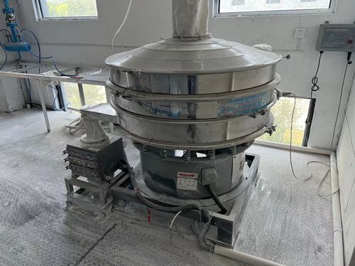 山東客戶全不銹鋼超聲波振動(dòng)篩、除鐵器使用現(xiàn)場(chǎng)