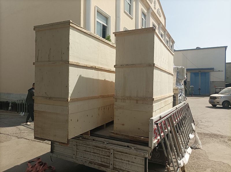 三臺上料機+1臺投料站發貨