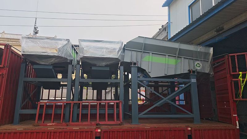 三臺客戶定制直線篩發貨