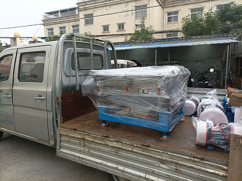 直線篩、電機等發(fā)貨