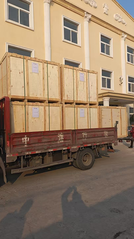 出口5臺1500型旋振篩發貨