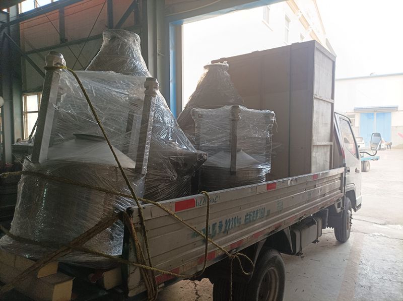 不銹鋼真空上料機、不銹鋼料倉、接料桶發貨